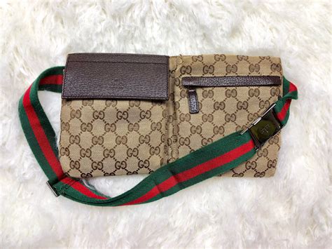 gucci fanny pack women.